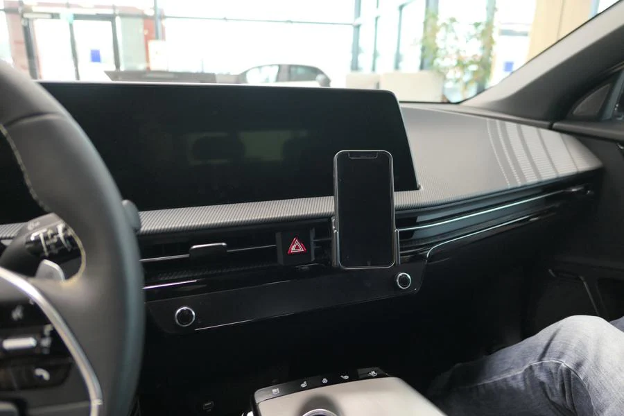 Angled Dash Mount for Kia EV6 - Image 3