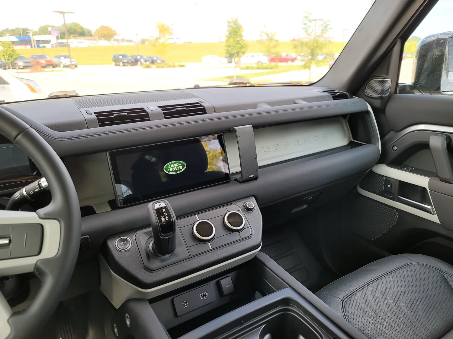 Center Dash Mount for Land Rover Defender - Image 4