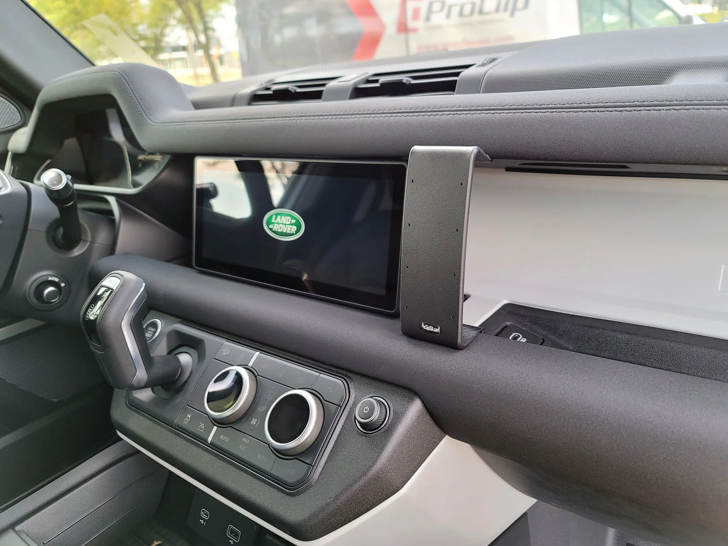 Center Dash Mount for Land Rover Defender - Image 5