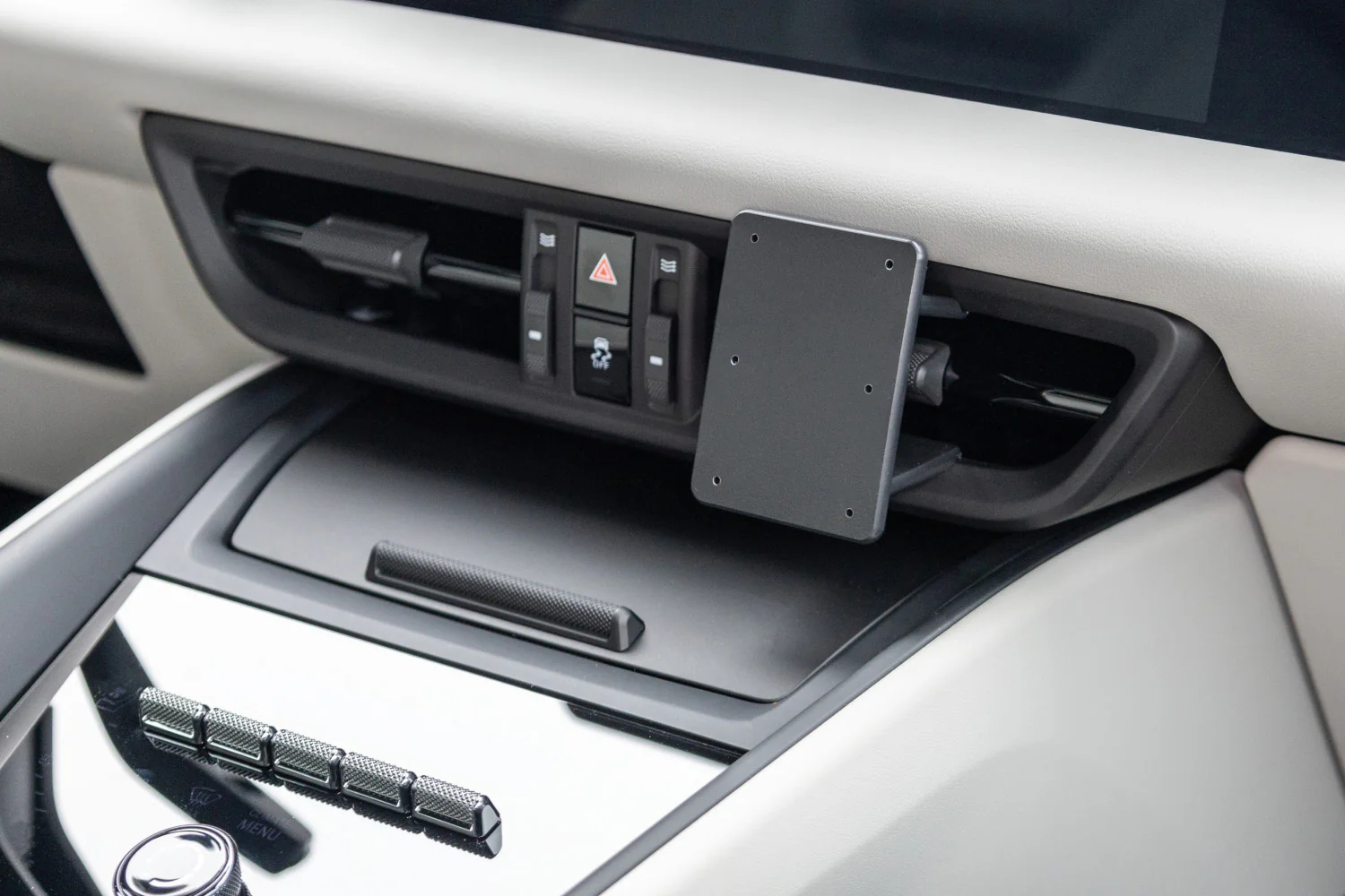 Porsche Macan Electric Center Dash Mount - Image 2