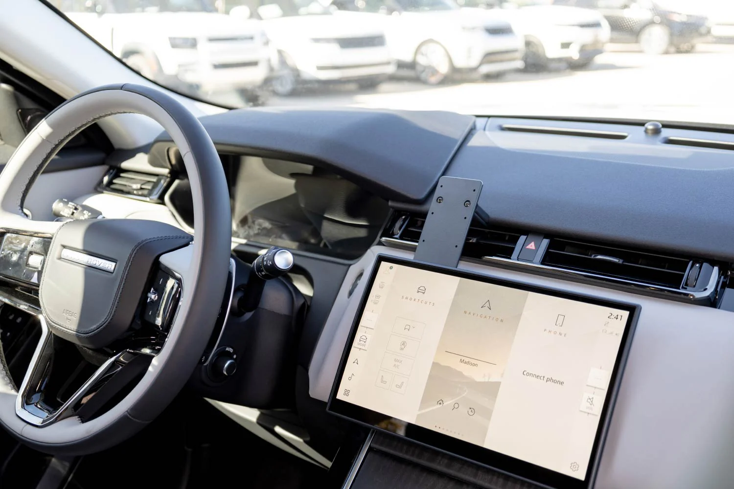 Range Rover Velar Center Dash Mount - Image 2